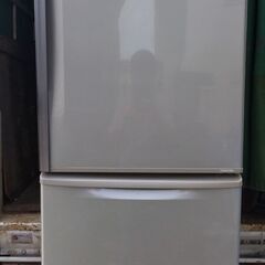 TOSHIBA  冷蔵庫　GR-D43N 2011年製