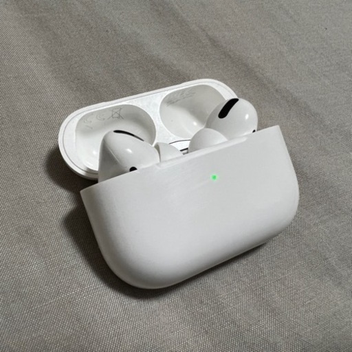 AirPods Pro 第一世代 with Wireless Charging Case