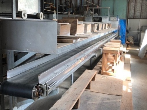 水産加工場で使用のベルトコンベヤー