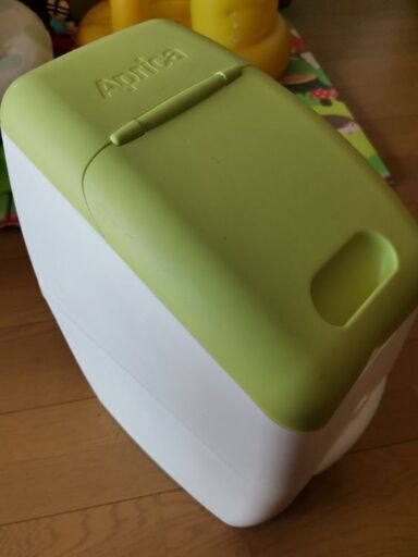 赤ちゃん用オムツ入れ さかなを食べる 高須のベビー用品 おむつ トイレ用品 の中古あげます 譲ります ジモティーで不用品の処分