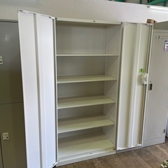 JI-6 【オフィス家具専門店】生興の両開き書庫です！