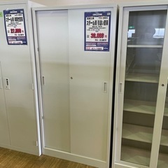 JI-9 【オフィス家具専門店】豊国工業のスチール扉 引き違い書庫です！ R4.9/9時点で在庫数3点あり JI-9 【オフィス家具専門店】豊国工業のスチール扉 引き違い書庫です！ R4.
