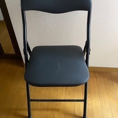 折りたたみ椅子　決まりました。