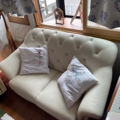 白いソファー - while couch - (キャンセル待ち)