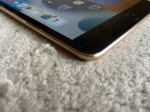 iPad mini 4 画面黒・本体gold A1538 WI-FI 16GB バッテリー１００