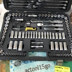 中古品△Dewalt メカニックツールセット 173ピース ケース付き 工具 