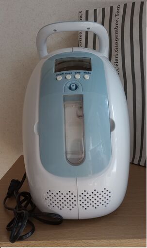 [新品に近い]　OXYGEN Concentrator　ZH-J11 　持ち運べる小型酸素濃縮器