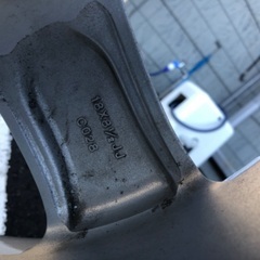 ご成約ありがとうございます❗️ 問い合わせが多数来のため、本日北広島に取りにこれる方優先にさせてください。タイヤの目は写真をアップさせていただきます。タンドラ、ランクル　ホイール、スタッドレスセット