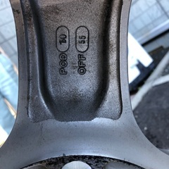 ご成約ありがとうございます❗️ 問い合わせが多数来のため、本日北広島に取りにこれる方優先にさせてください。タイヤの目は写真をアップさせていただきます。タンドラ、ランクル　ホイール、スタッドレスセット