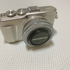 【カメラ好き必見❗️】OLYMPUS PEN E-PL9 ホワイ...