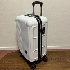 キャリーケース　スーツケース　白　38ℓ