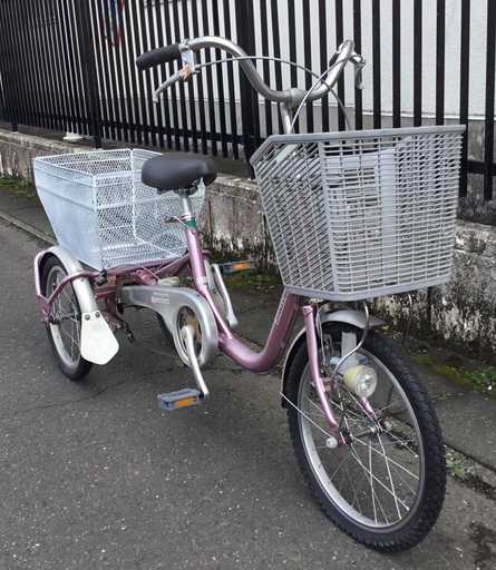整備・良品＞ブリジストン 三輪車 ピンク系・前輪タイヤ、スポーク全て 