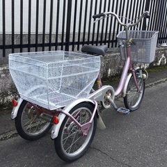 ＜整備・良品＞ブリジストン 三輪車 ピンク系・前輪タイヤ、スポーク全て新品に交換。 サドル、ペダルも新品交換。洗車済みでピカピカです♪