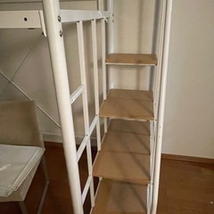 lowyaシングルロフトベッド 目立つ傷や汚れはありません。