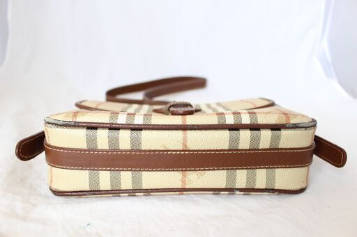 即決 美品 バーバリー ショルダーバッグ 斜め掛け PVC 黒×チェック ブラック　BURBERRY