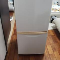 冷蔵庫　パナソニック　NR-B142W