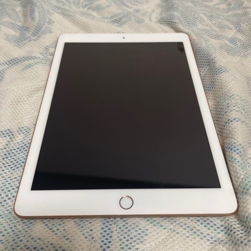 iPad(第六世代)ゴールド 128GB MRM22J/A