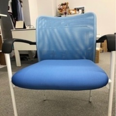 青のメッシュ素材の椅子4個セット