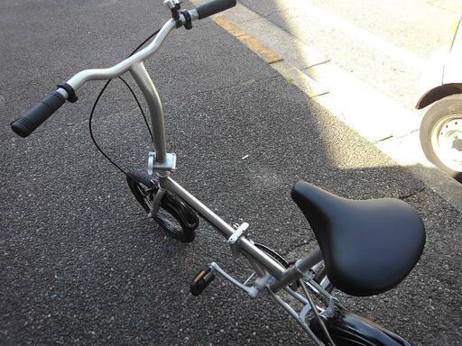 中古自転車２２０４　前後タイヤ新品！　折り畳み　１６インチ　ギヤなし　ワイヤー錠ライトは付属していません