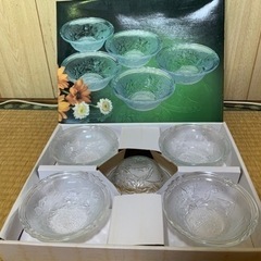 【新品】ガラス食器5つセット　フルーツ皿　サラダボウル
