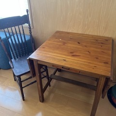 アンティークの机