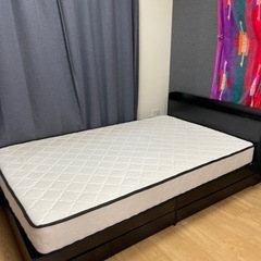 値下げ！！セミダブル　ベットフレーム、マットレス付