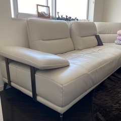 大塚家具　購入30万　Domicil USBポート2カ所付き　2020年２月購入　背面電動　ソファ