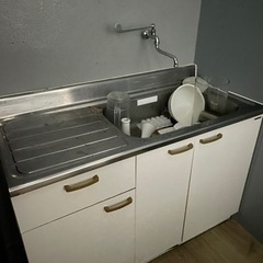 新型トイレ、キッチン、テーブル売ります 新型トイレ、キッチン、テーブル売ります