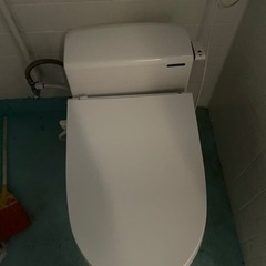 新型トイレ、キッチン、テーブル売ります