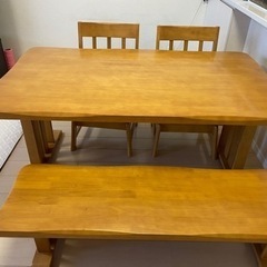 ナフコ　ダイニングテーブル4人掛け