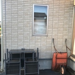 「値下げ」屋外向けテーブル、イスセット
