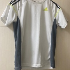 【取引決定】adidas Tシャツ