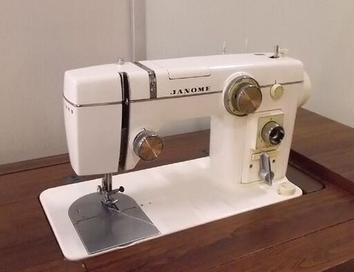 JANOME ミシン 台付き MODEL 802 通電 ジャンク品 ジャノメ らくらく