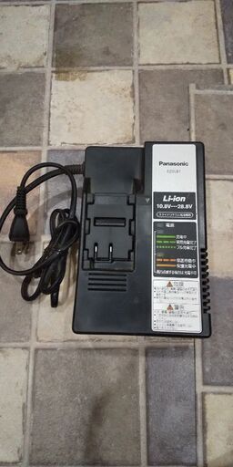 パナソニック 充電器  EZ0L81