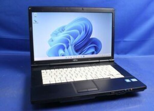 ★Win11★富士通★ノート★i3★WiFi★逆光撮影(転用画像有り)★ジャンク扱い★返品不可★お返事は可能な限り迅速にさせて頂きます。