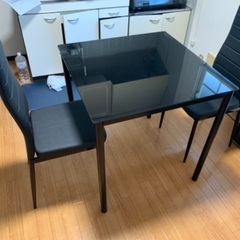 購入2022年5月の椅子2脚とテーブルセット
