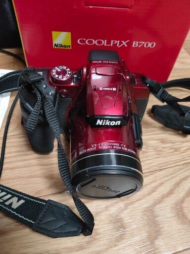 COOLPIX  B700レッド　カメラケースもつけます