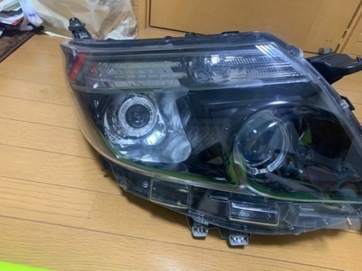 間も無く終了】エスクァイア80.85系加工ヘッドライト