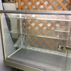 ■配達可■タテヤマアルミ 照明付ガラスショーケース 幅150 高さ91 4段 アルミ ディスプレイケース ガラスケース 鍵付