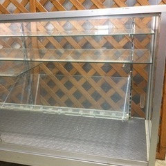 ■配達可■タテヤマアルミ 照明付ガラスショーケース 幅150 高さ91 4段 アルミ ディスプレイケース ガラスケース 鍵付