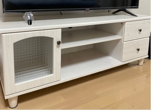 ニトリ製ホワイトウッドのテレビ台