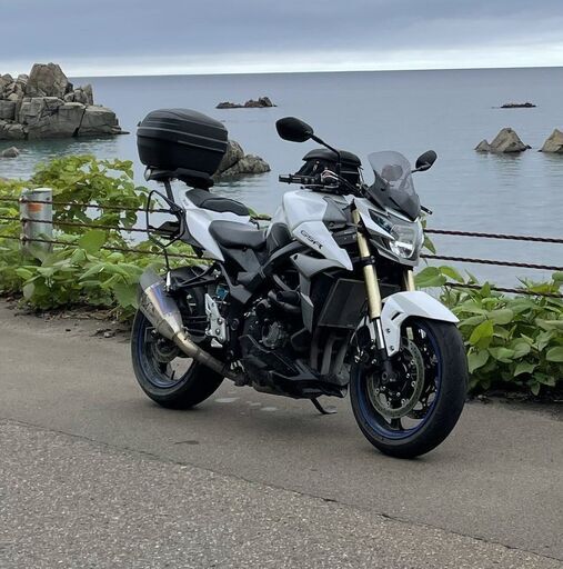 スズキ GSR750 9,500km 車検R6.7月まで H27年式 快速ツーリング仕様