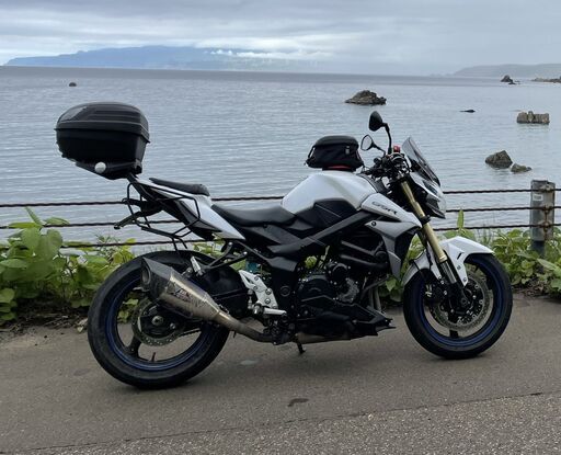 スズキ GSR750 9,500km 車検R6.7月まで H27年式 快速ツーリング仕様