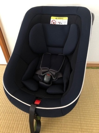 美品　タカタ製チャイルドシート