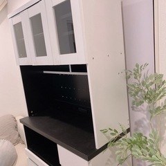 LOWYAの食器棚 ホワイト ブラック