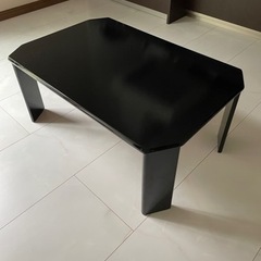 テーブル　ブラック色