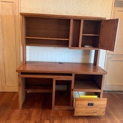 値下げ10/1 机と椅子プラスベッドサイドテーブルつけます。アメリカ家具