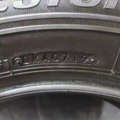 BS BLIZZAK VRX 215/60R16 16インチ スタッドレス 4本 2019年製 クラウンロイヤル ティアナ ヴェゼル マークX等　(TC622) クレジットカード QRコード決済可能