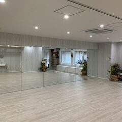 【行徳駅前公園すぐ近く レンタルダンススタジオ １時間1,500円】フラダンス、ヨガ、ジャズなどにおすすめ。鏡２面の新しいダンススタジオで定期利用募集中 - 市川市