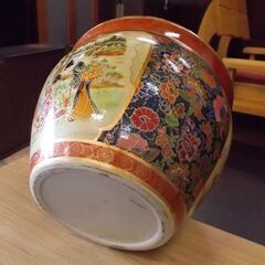 睡蓮鉢 幅36cm 花蝶 浮世絵 金魚 水瓶 メダカ鉢 金魚鉢 火鉢 大鉢 壺 瓶 陶器製 札幌市東区 新道東店